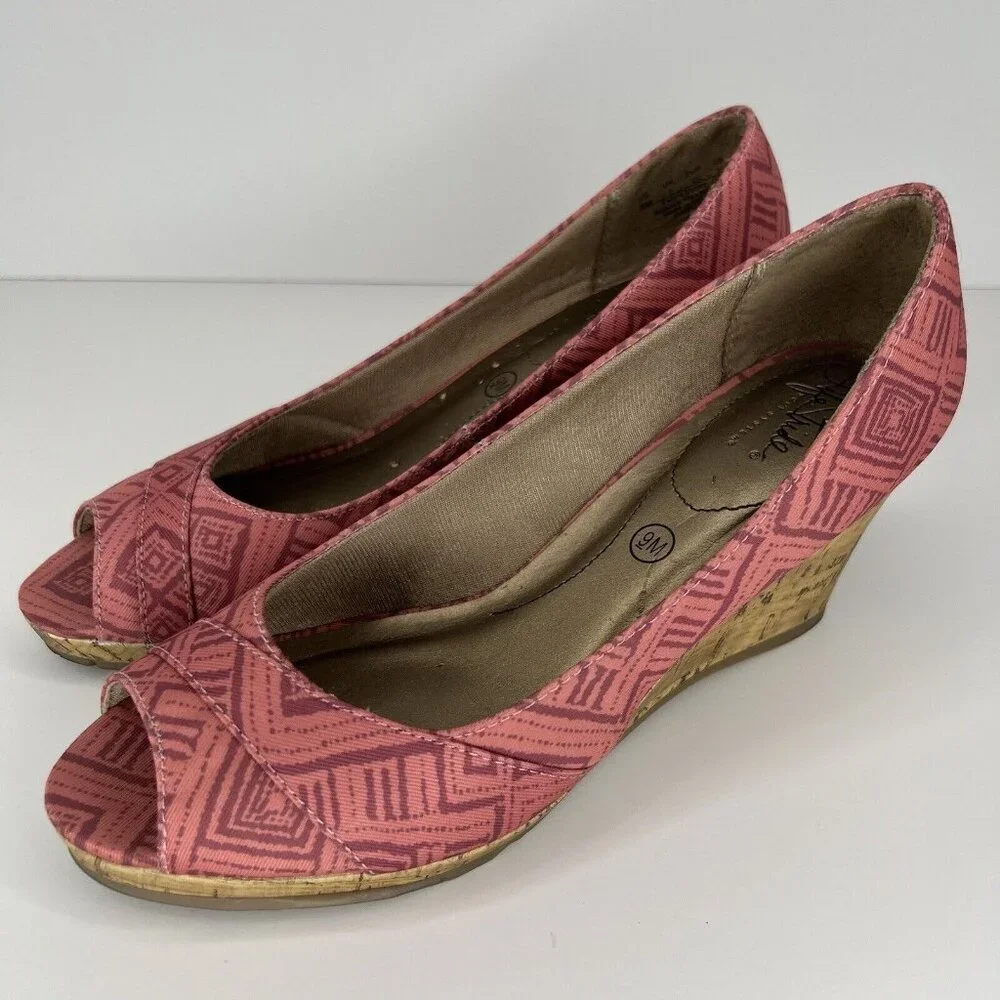 Life Stride Peep Toe Wedge Heels Women's Size 9 M Geo Pattern Shoes